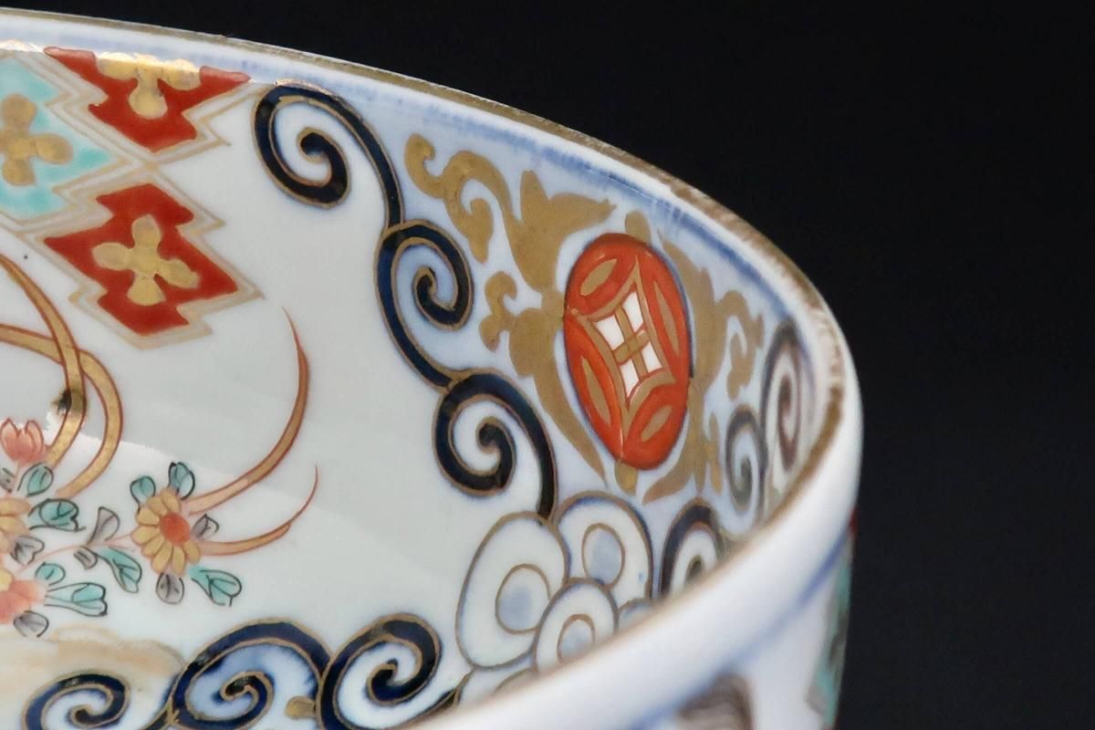 伊万里色絵花籠手三つ組鉢(大中小） / Imari Polychrome Bowls