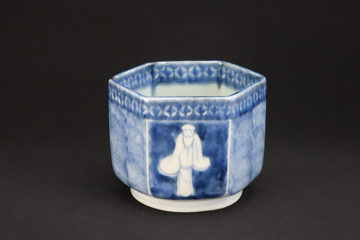 伊万里染付韃靼人の図六角火入 / Imari Hexagonal Blue & White