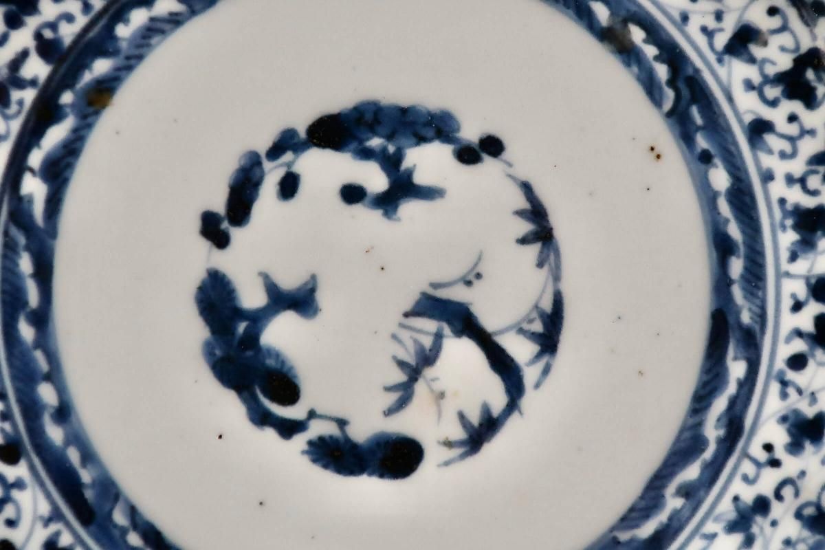 中皿 2枚 鳥 花 島 海 染付 明治 大正 その2 色絵染付蓮に翡翠飾り大皿/Colored lotuses and kingfisher