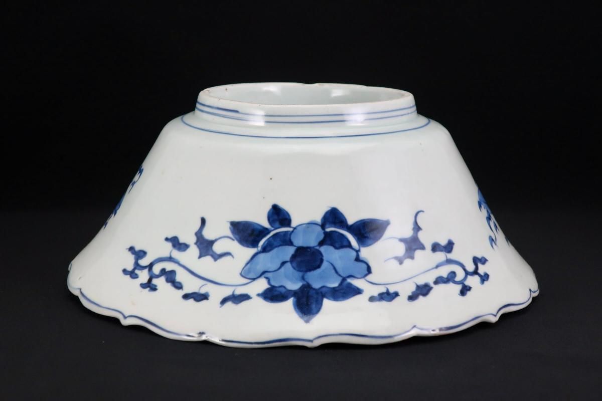 伊万里 大鉢 伊万里染付椿文変形大鉢 / Imari Large Blue & White Bowl with