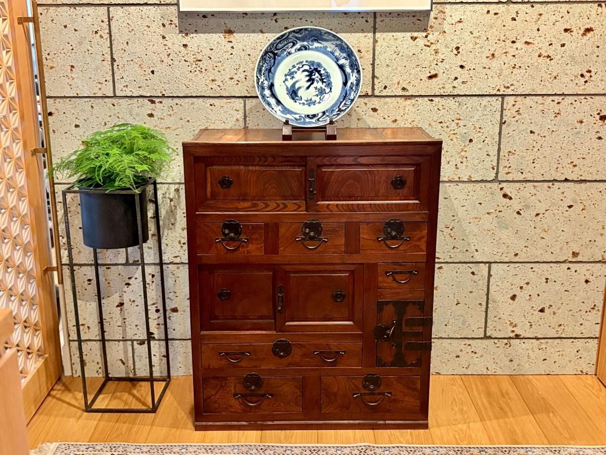 欅からくり帳箪笥 欅からくり帳箪笥 伝統の匠の技 からくり箪笥 | 仙台