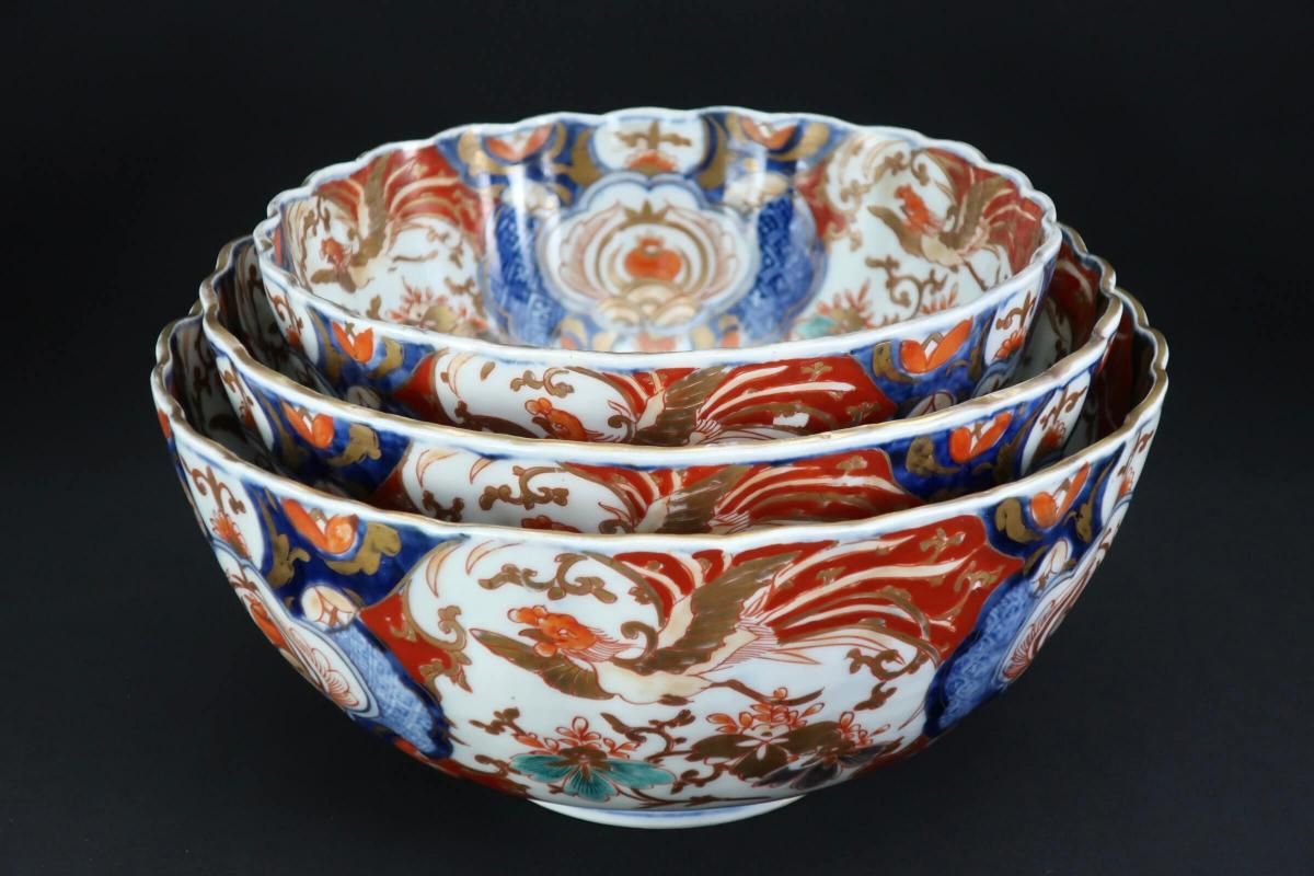 伊万里色絵菊花形桐鳳凰文三つ組鉢(大中小） / Imari Polychrome