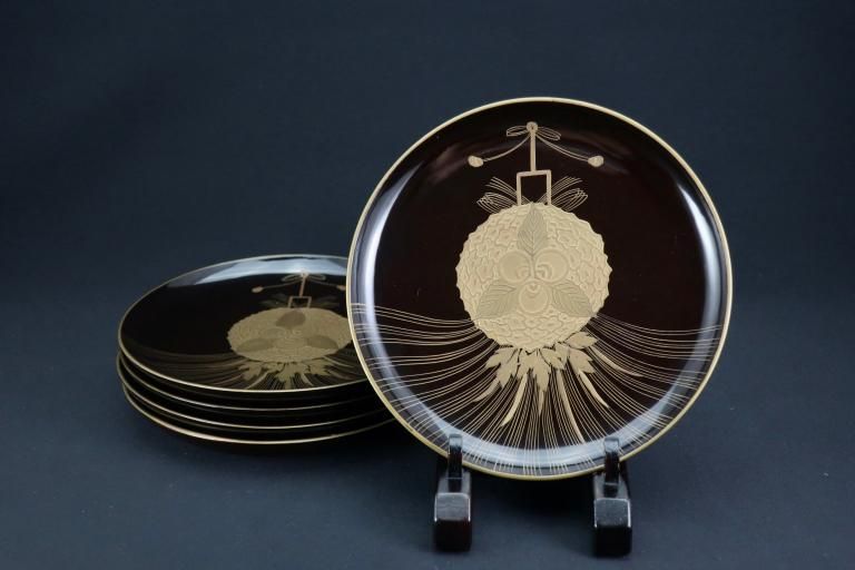 古美術◆蔵から波紋のような紋様の美しい、深い緑色の平たい皿が出て来ました。 古美術◇蔵から波紋のような紋様の美しい、深い緑色の平たい