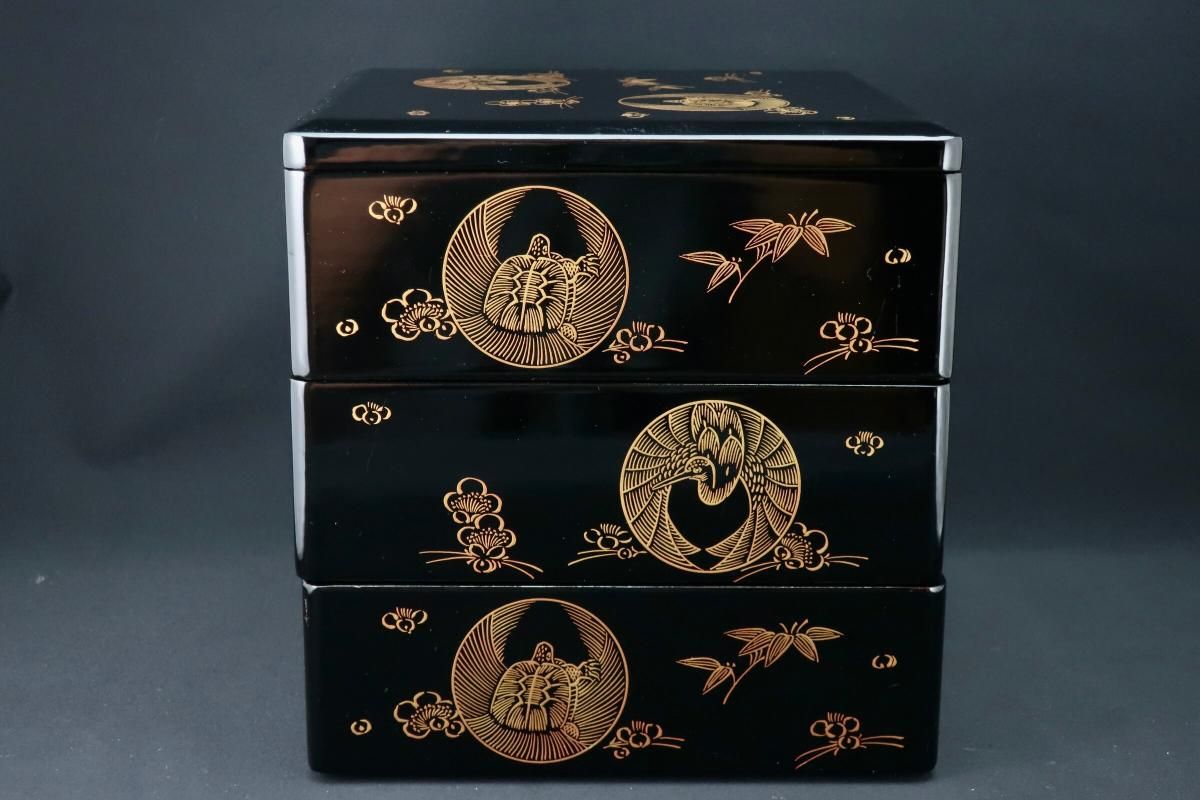 漆器 膳 黒 赤 花模様 亀のデザインkikiになります。 漆器 膳 黒 赤 花模様 亀のデザインkiki様専用になります。
