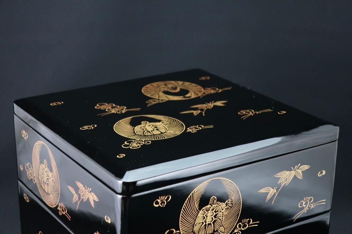 時代 蒔絵 朱塗り 金彩松竹梅 鶴亀 木製菓子鉢 合わせ箱付き 屠蘇器 松竹梅鶴亀 朱/黒 木製 漆塗り 12-15201/15202 漆器の井助