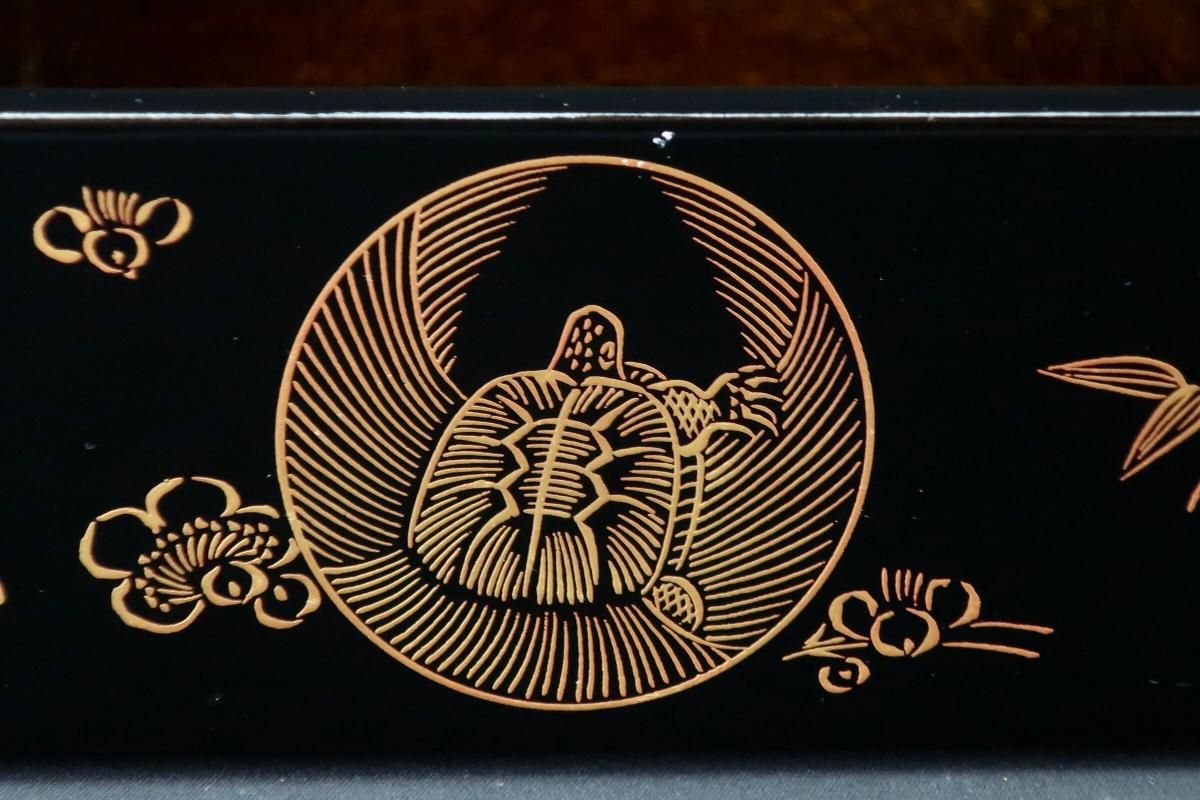 漆器 膳 黒 赤 花模様 亀のデザインkikiになります。 漆器 膳 黒 赤 花模様 亀のデザインkiki様専用になります。