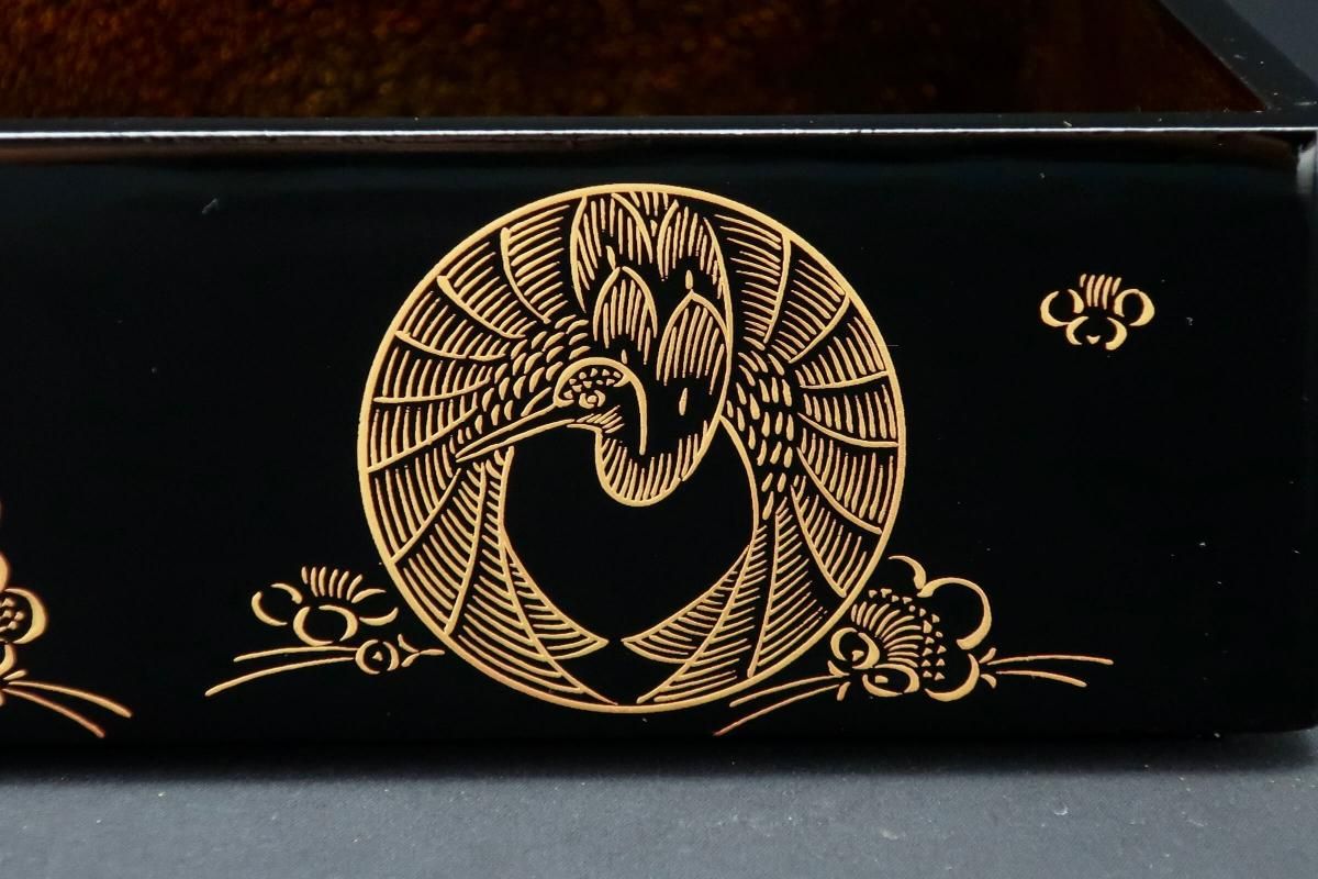 黒塗沈金鶴亀蒔絵内梨地重箱 / Black-lacquered Food Boxes with