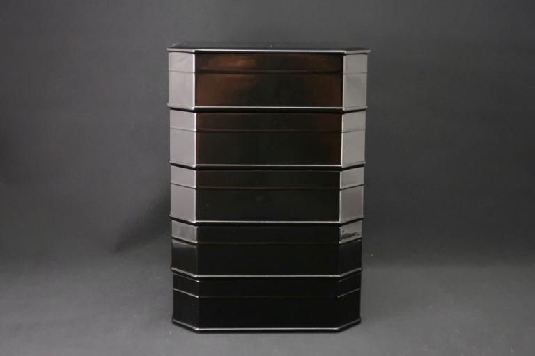 ɱ / Black-lacquered 'Fuchidaka' Sweet Boxes