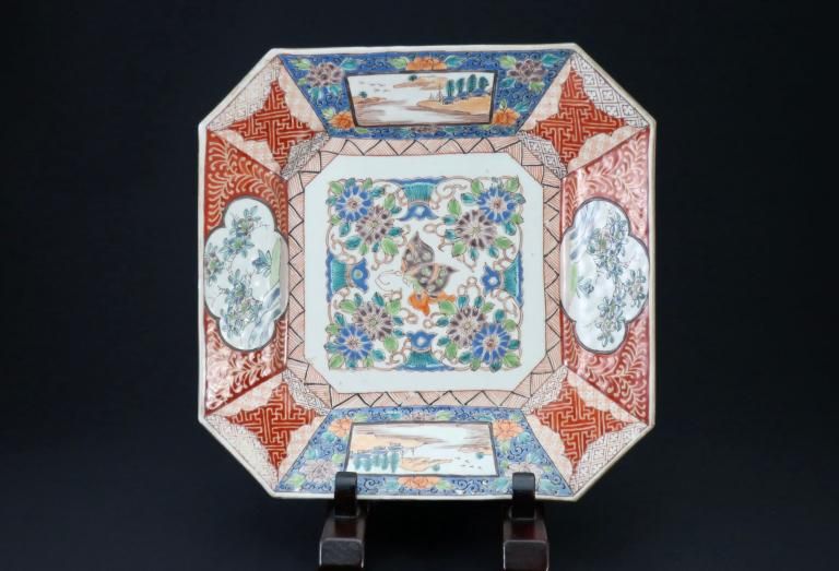 Τĳʸڳ绮 / Imari Large Square Polychrome Plate with the picture of Flowers and Butterflies