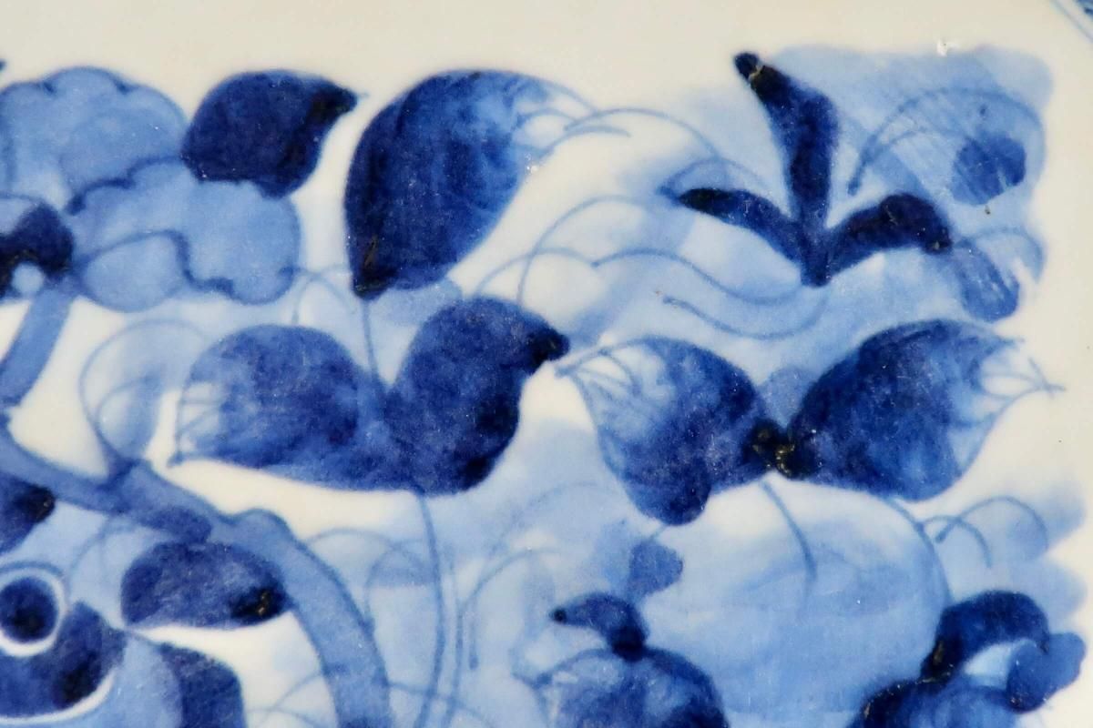 初期伊万里～淡青磁草花文様尺越大皿 初期伊万里～淡青磁草花文様尺越大皿 - メルカリ