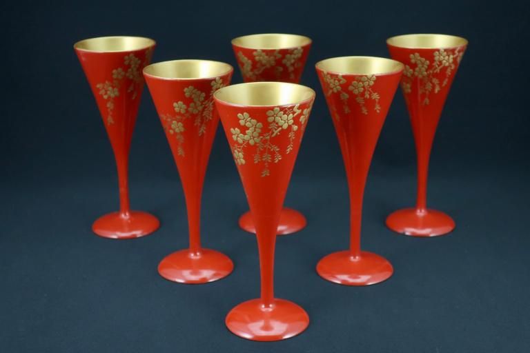 ռ ϻ / Red-lacquered Sake Cups with 'Makie' picture of Sakura  set of 6