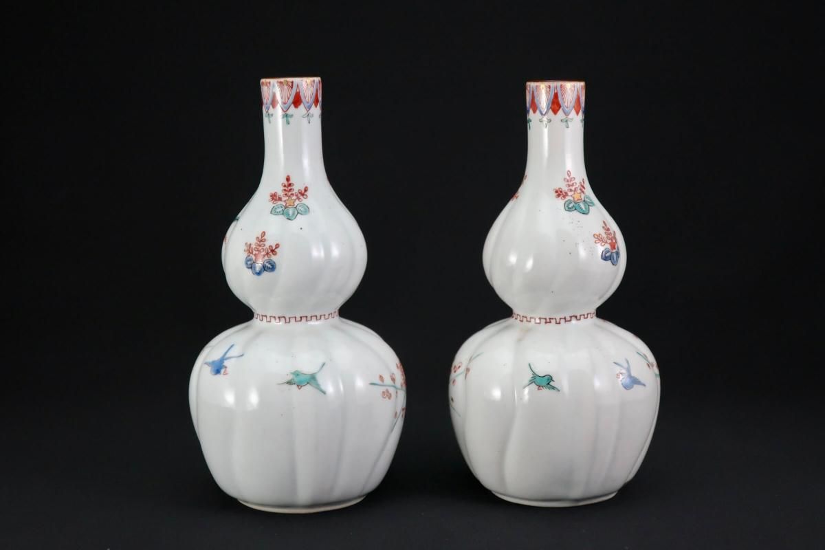 伊万里柿右衛門手瓢形徳利 一対 / Imari Polychrome 'Kakiemon