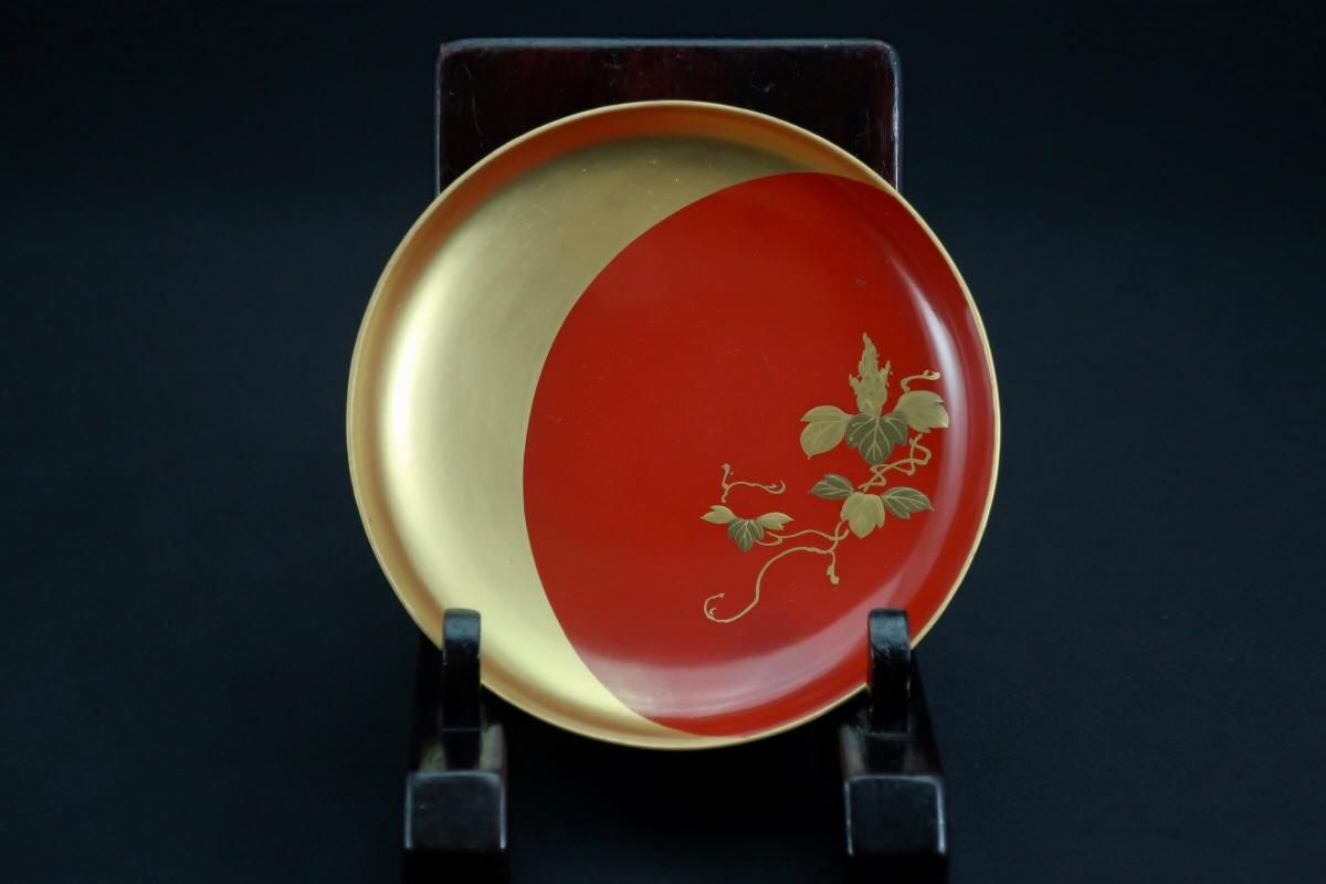 漆芸 絵変わり 鶴亀 鶴 金蒔絵 朱塗引盃 三十客 木皿 箱付き 漆芸 絵