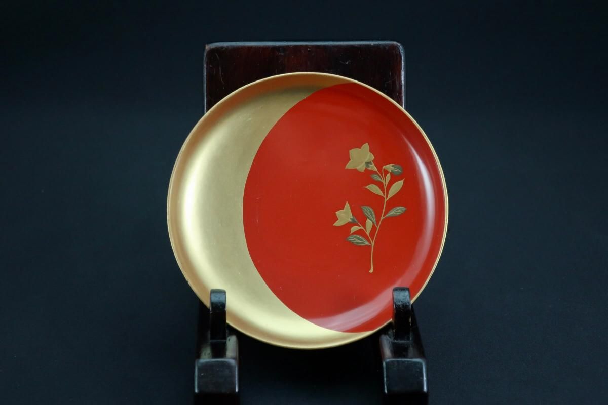 朱塗図変草花蒔絵引盃① 五客組 / Red-lacquered Sake Cups with