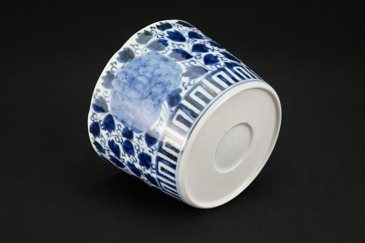 伊万里染付牡丹唐草文大蕎麦猪口 / Imari Large Blue & White