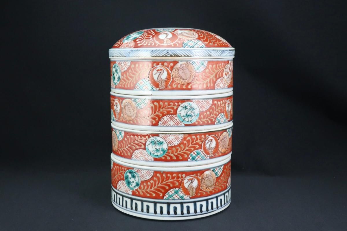 伊万里色絵金彩赤絵鶴亀丸文段重 / Imari Round Polychrome