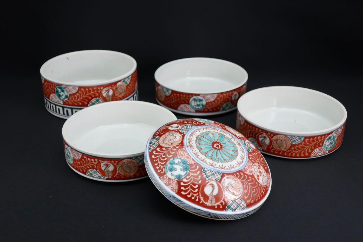 伊万里色絵金彩赤絵鶴亀丸文段重 / Imari Round Polychrome