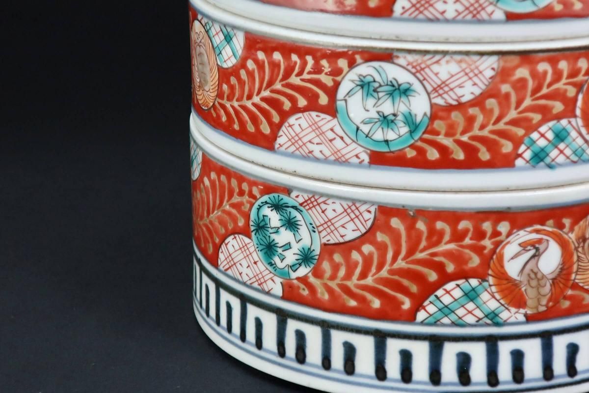伊万里色絵金彩赤絵鶴亀丸文段重 / Imari Round Polychrome
