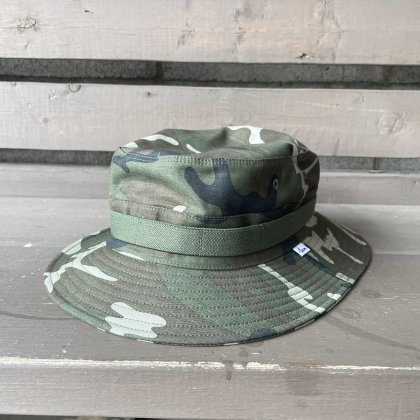 <img class='new_mark_img1' src='https://img.shop-pro.jp/img/new/icons5.gif' style='border:none;display:inline;margin:0px;padding:0px;width:auto;' />Psicom Jungle Hat"CAMO"