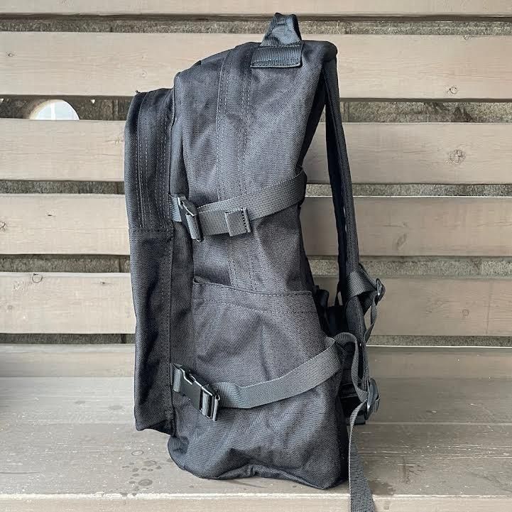 BLUCO BURIC NYLON BODY BAG | 軽量&タフ - STAYRED ONLINE SHOP