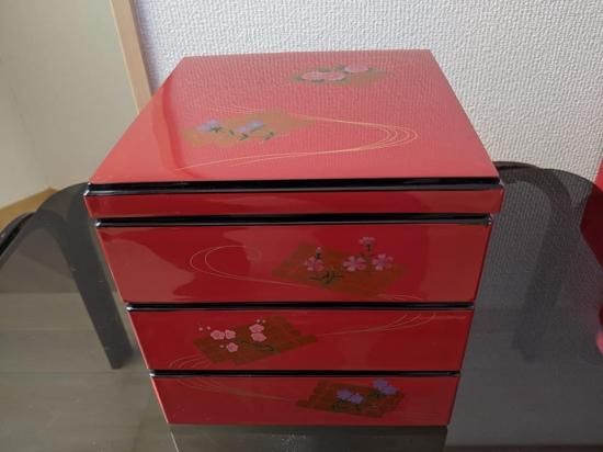 困った市わけあり特価品限定一台 おうちでお正月 黒内朱6 5校倉三段重 花イカダ イナムラ物産 ふくしま 浜 中 会津の困った市 困った市わけあり特価品限定一台 おうちでお正月 黒内朱6 5校倉三段重 花イカダ イナムラ物産 ふくしま 浜 中 会津の困った市