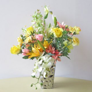 光触媒アートフラワーアレンジメント【プナヘレ】大胆なメタリックの花器。ダイナミックな空間作りに。