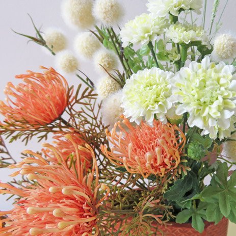造花アレンジ ピンクッション 花言葉は どこでも成功 共栄 開業祝いにいかがですか リョクエイ ワンランク上の高級造花アレンジメント専門店 上質 花材で ギフトに人気のアーティフィシャルフラワーを販売