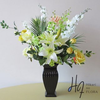高級造花インテリア【レフィナーダ】優美な姿をみせる、高級造花アレンジフラワーです。