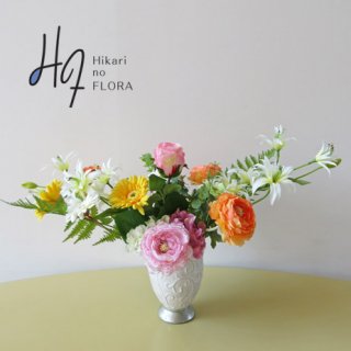 高級造花アレンジメント【シャマード】優しく可愛いお花たちの、高級造花アレンジメントです。
