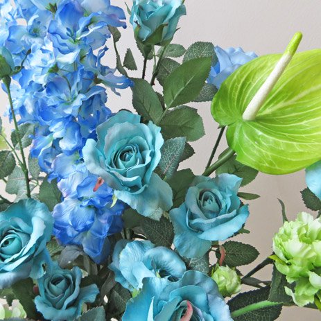 高級造花アレンジメント ソート ブルーローズでオシャレな高級造花アレンジメントを 花言葉は 夢を叶える リョクエイ ワンランク上の高級造花アレンジメント専門店 上質花材で ギフトに人気のアーティフィシャルフラワーを販売