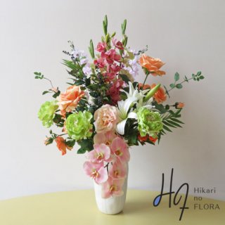 高級造花アレンジメント【デコラーレ】国内屈指の高級胡蝶蘭造花をメインに、１４種の花々でアレンジしました。