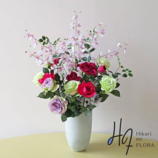 高級造花アレンジメント【パルケ】エレガントな魅力にビュティーレッドの色彩のキレの良さを意識した、高級造花アレンジメントです。