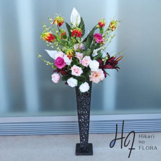 光触媒造花アレンジメント【スタンド70型ＲＤ511】バラとスパティフィラムなどの高さ130�・横幅70�のスタンド型高級造花アレンジメントです。