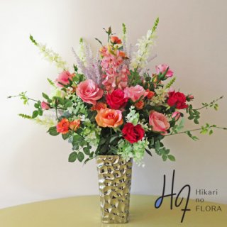 高級造花アレンジメント【アドリアーナ】華やかさがあふれます。高さ８８�、横幅も７５�超えで存在感もあります。