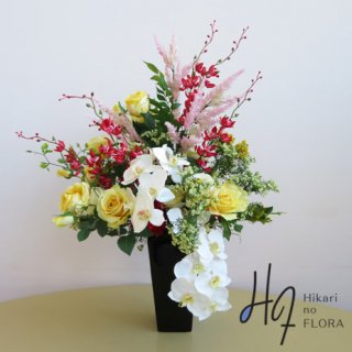光触媒高級造花アレンジメント【エスカレラ】胡蝶蘭を魅力的に演出し、豪華でインパクトのある「雅」をもとめて。そのようなイメージで制作した高級造花アレンジメントです。高さ９０cｍ/