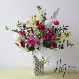 光触媒高級造花アレンジメント【カメーリア】メタリック調の花器に、艶やかに気品と共にアレンジしました。