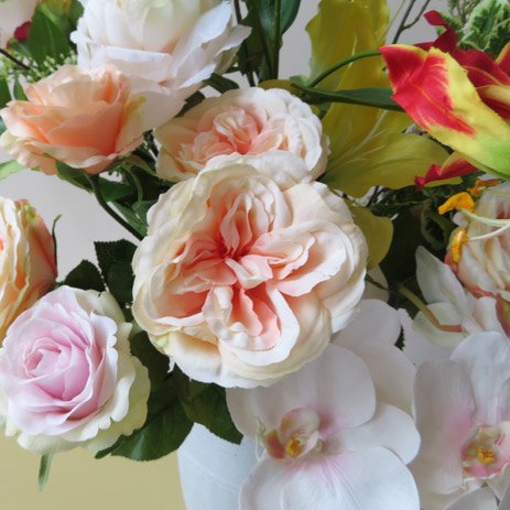 光触媒高級造花アレンジメント エブリン 胡蝶蘭と薔薇の優美さが際立つ 高級造花アレンジメントです リョクエイ ワンランク上の高級造花アレンジメント専門店 上質花材で ギフトに人気のアーティフィシャルフラワーを販売