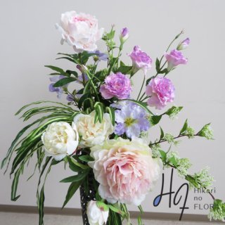 光触媒造花アレンジメント【スタンド７０型ＲＤ５８３】トルコギキョウとノウゼンカズラが素敵な高級造花スタンドです。高さ１２０�