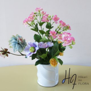 光触媒高級造花アレンジメント【アトりーチナ】ジャスミンとバラの高級造花アレンジメントです。無料のメッセージカードを添えて。