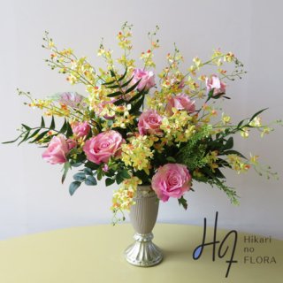 光触媒高級造花アレンジメント【ノンナ】華やかに広がったベビーファレノと薔薇の高級造花アレンジメントです。