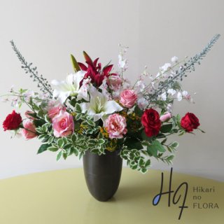 光触媒高級造花アレンジメント【スザンナ】横に張り出した素敵な花々。横幅７０ｃｍの高級造花アレンジメントです。