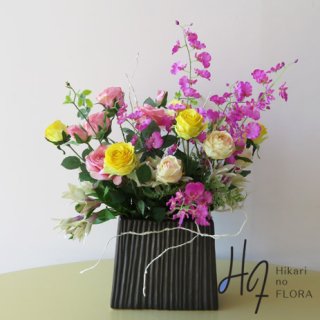 光触媒高級造花アレンジメント【コッラ】オンシジュームとローズがおしゃれな高級造花アレンジメントです。