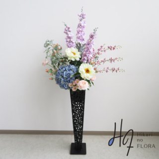 光触媒造花アレンジメント【スタンド７０型ＲＤ609】２３年新作ピオニーは、今までにない優美で抒情的です。高さ１４５ｃｍの高級造花スタンド花です。