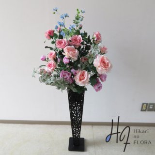 光触媒造花アレンジメント【スタンド７０型ＲＤ617】ローズが美しい造花スタンドです。高さ１３５ｃｍの高級造花スタンド花です。