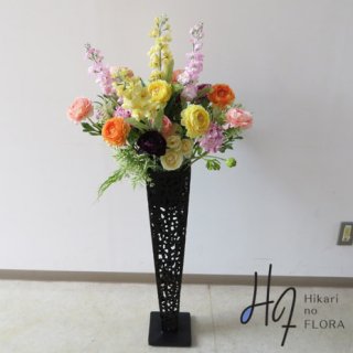 光触媒造花アレンジメント【スタンド７０型ＲＤ618】ラナンキュラスが美しい造花スタンドです。高さ１２０ｃｍの高級造花スタンド花です。