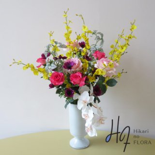 光触媒造花アレンジメント【ファルペ】イエローが見事なオンシジュームとバラの高級造花アレンジメントです。高さ８５ｃｍです。