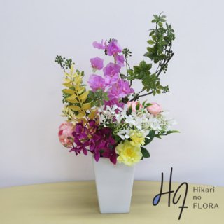 光触媒高級造花アレンジメント【エクリール】可愛いお花を集めてみました。小枝も入れてナチュラル感を。高さ４５ｃｍ。