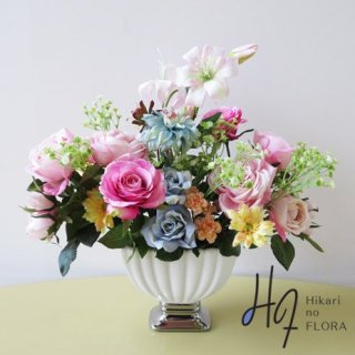 光触媒高級造花アレンジメント【カリーナ】花器もエレガントな高級造花アレンジメントです。高さ４０ｃｍです
