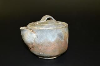 白備前焼　森脇弘行　彩色細工　手造四方宝瓶　霊芝に蟹　備前　陶器　急須　煎茶道具 宝瓶 - 夢幻庵オンラインショップ