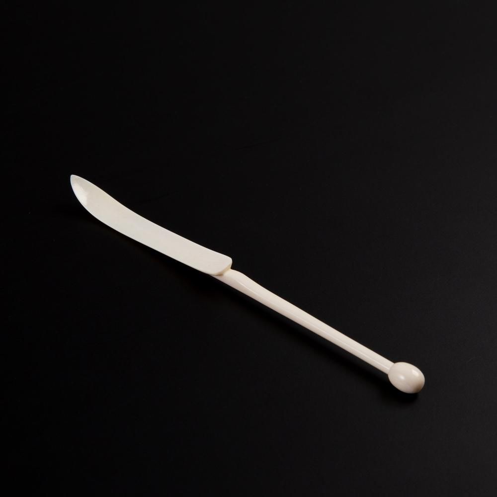 白牙手削り茶杓 笹之葉野点寸